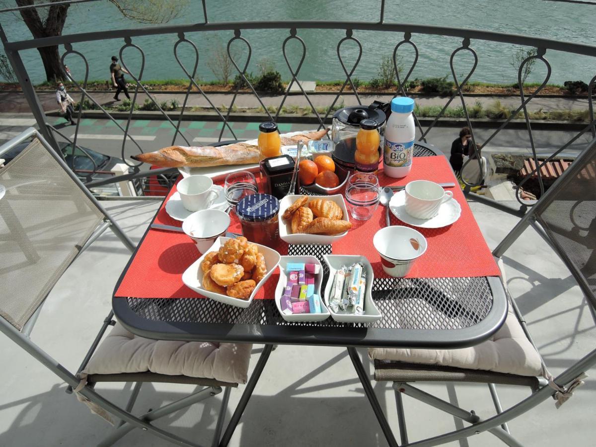 Les Pingouins De La Marne Bed & Breakfast Le Perreux Sur Marne Bagian luar foto