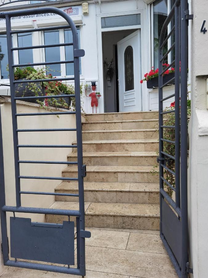 Les Pingouins De La Marne Bed & Breakfast Le Perreux Sur Marne Bagian luar foto
