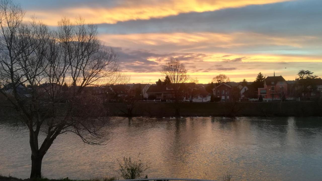 Les Pingouins De La Marne Bed & Breakfast Le Perreux Sur Marne Bagian luar foto